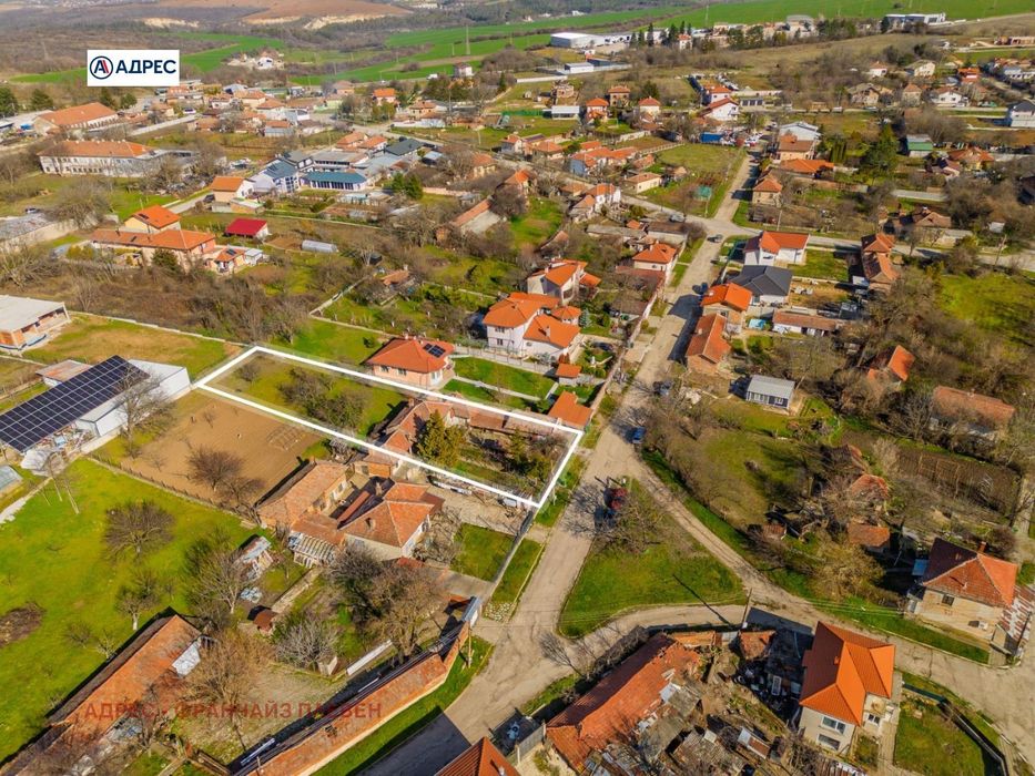 Къща в Плевен, област-с.Брестовец площ 134 цена 77000