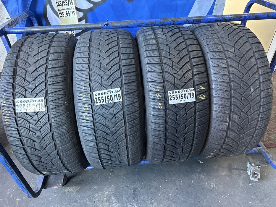 255/50/19 Good Year M+S