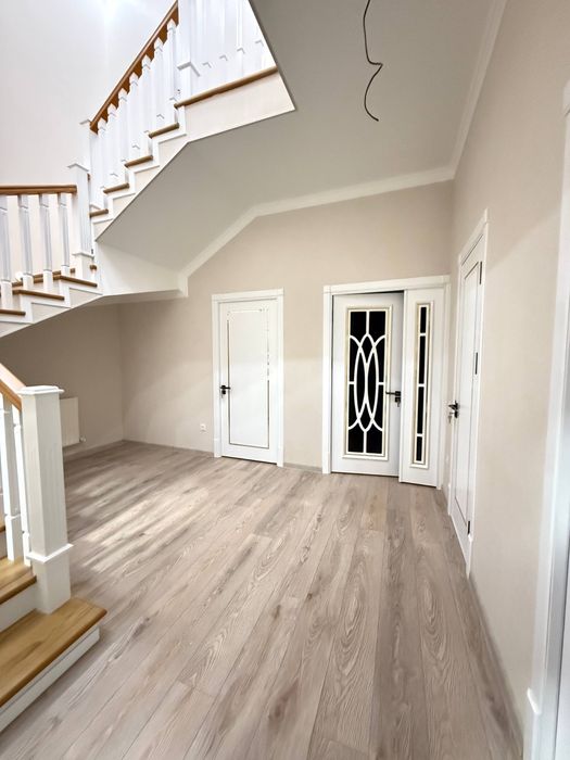 Продается 1.5 соток 6комнат Коттедж Хонобод 39больница Сергели тумани