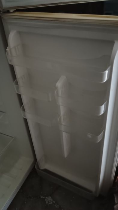 Frigider cu congelator Platinium