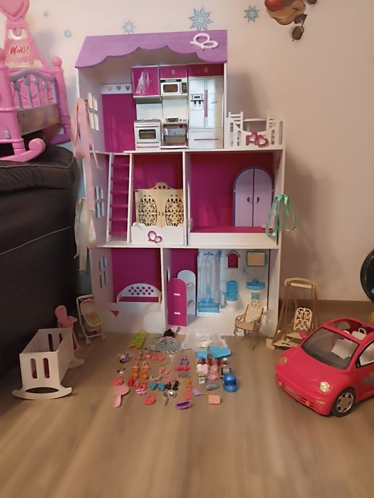 Домик Барби красивый