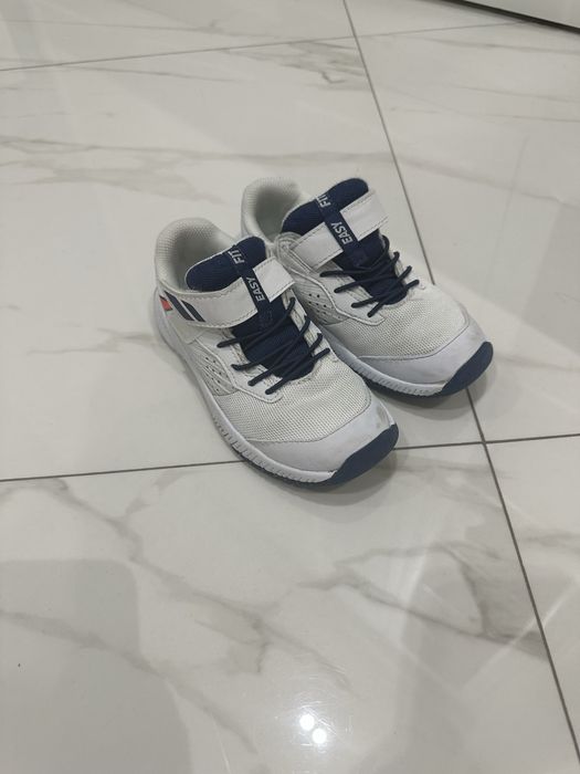 Продам детские кросрвки