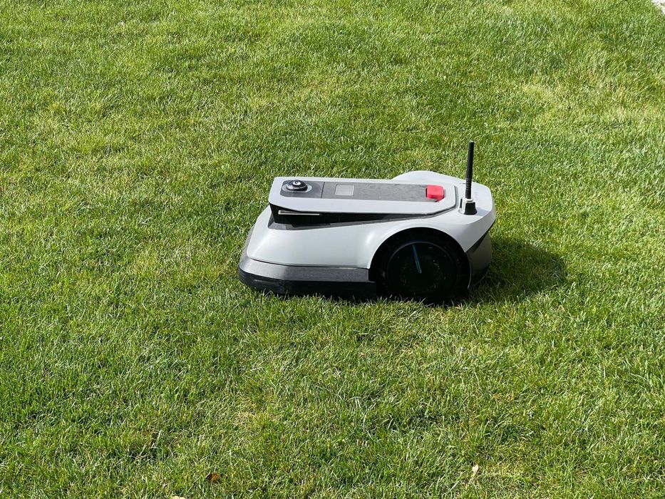 Косачка  робот ecoVACS goat G1