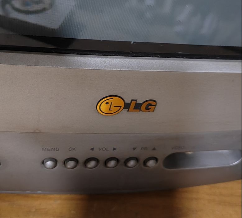 Телевизор б/у "LG"