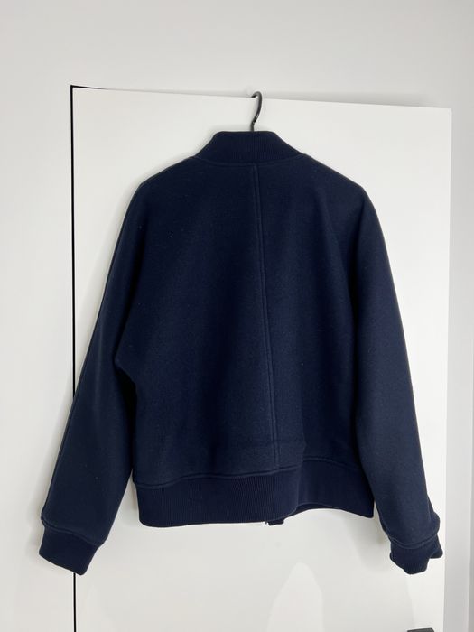 Jachetă bleumarin Dior – Design elegant și rafinat