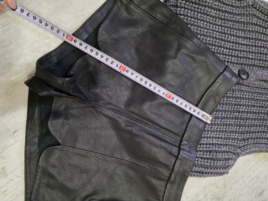 Кожени къси панталони и елек едра плетка Хс-С