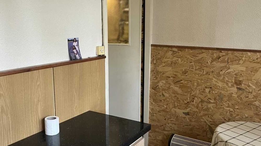 Дава се под наем Двустаен апартамент в Търговище, Запад 2 - 60 кв.м за 204 € - Снимка #7