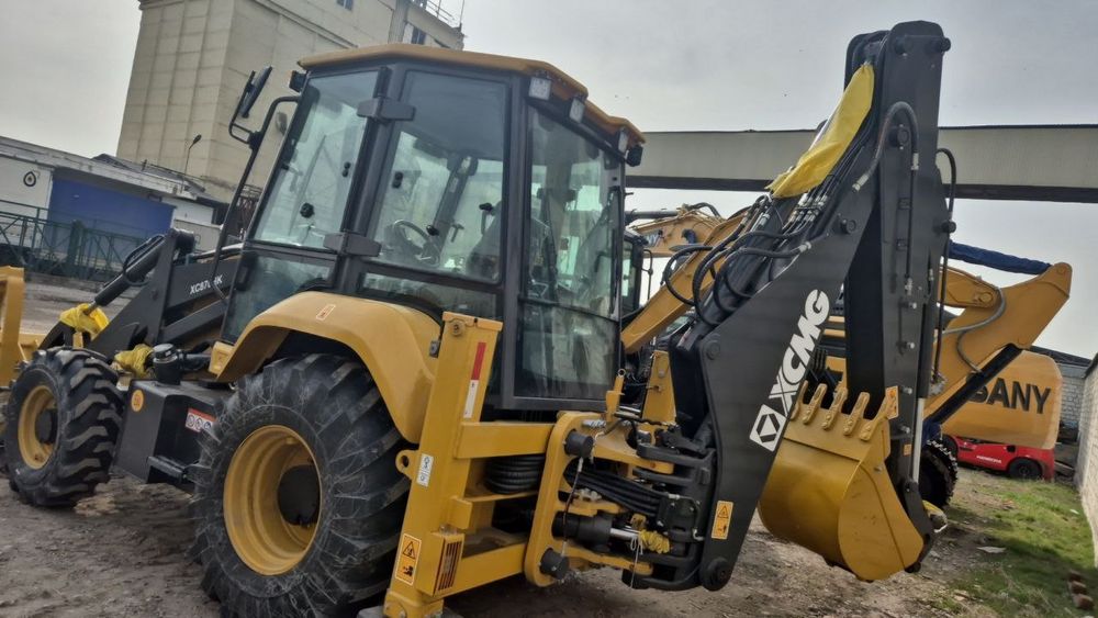 Эксковатор погрузчик XC956