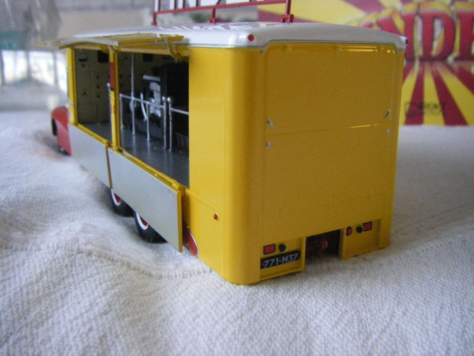 Колекционерско метално камионче Bernard 110MB  1951