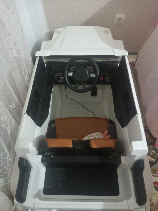 Детский электромобиль