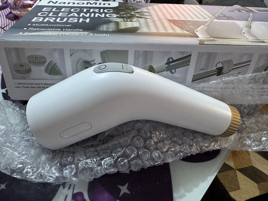 Perie electrica rotativa pentru curatare