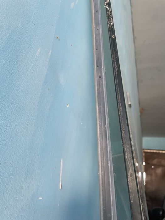 Shisha eshik sotiladi