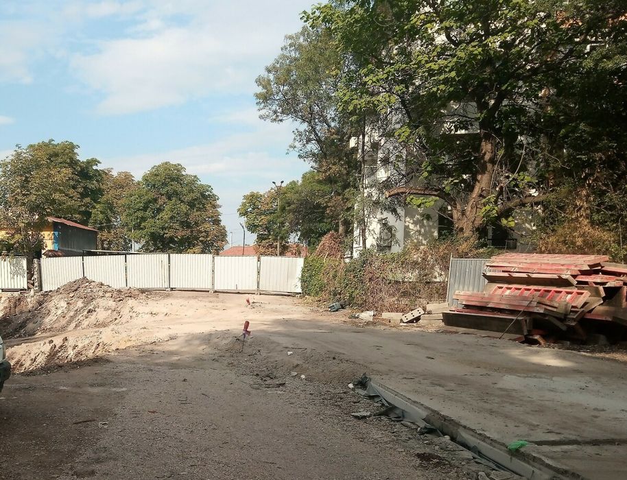 Тристаен апартамент в Люлин 10