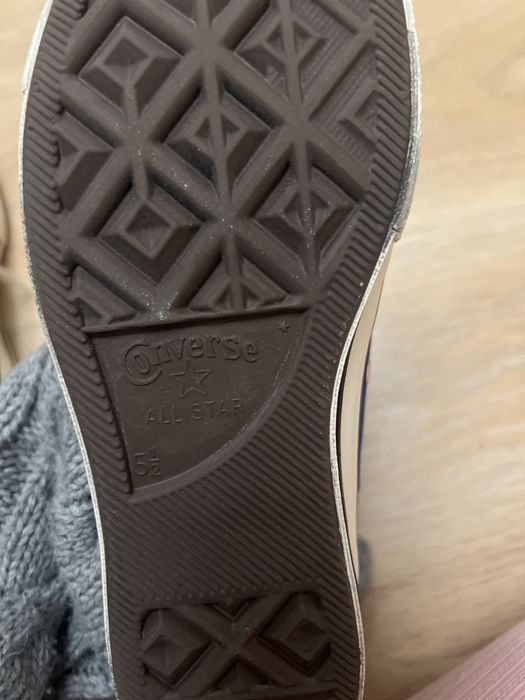 Продам конверсы оригинальные