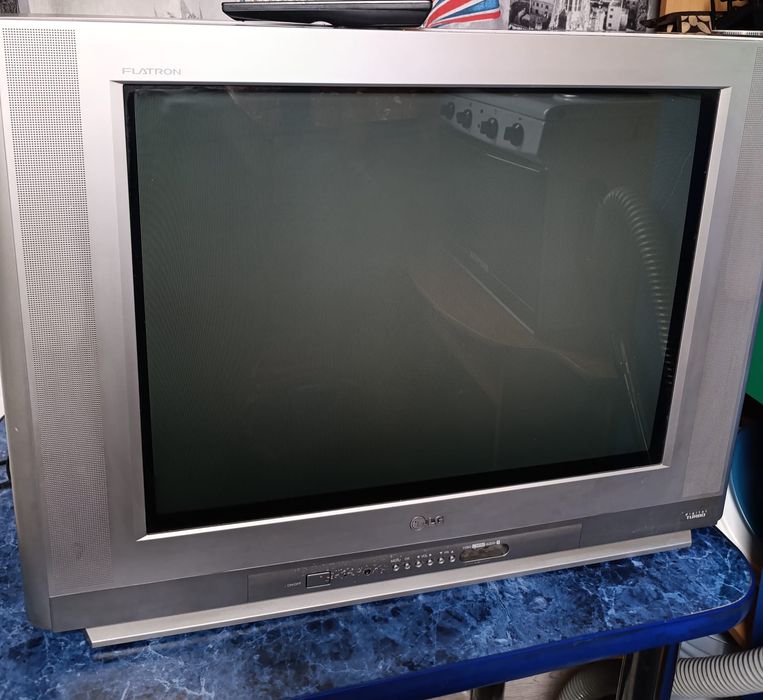 Продам телевизор