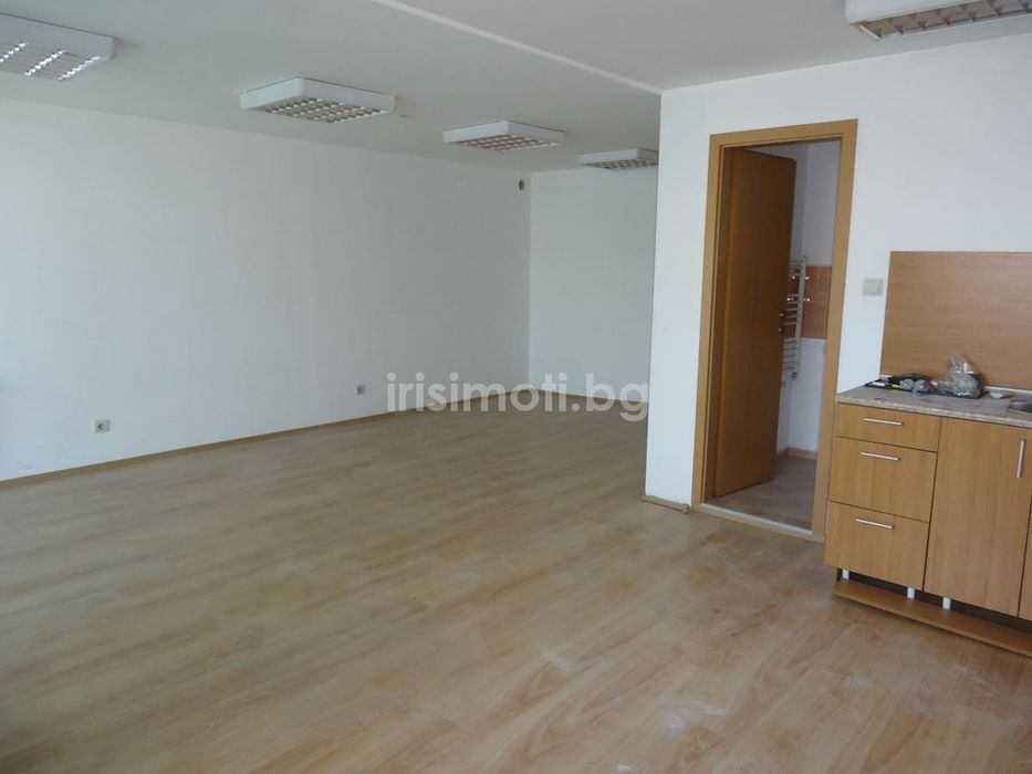 Дава се под наем Офис в София, Център - 69 кв.м за 414 € - Снимка #4