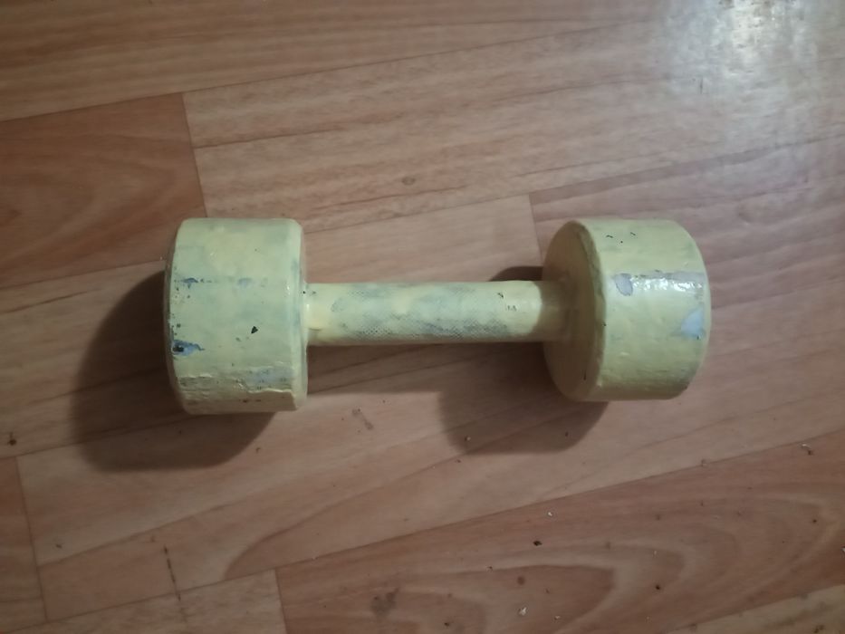 продам гантели бу 4 кг.