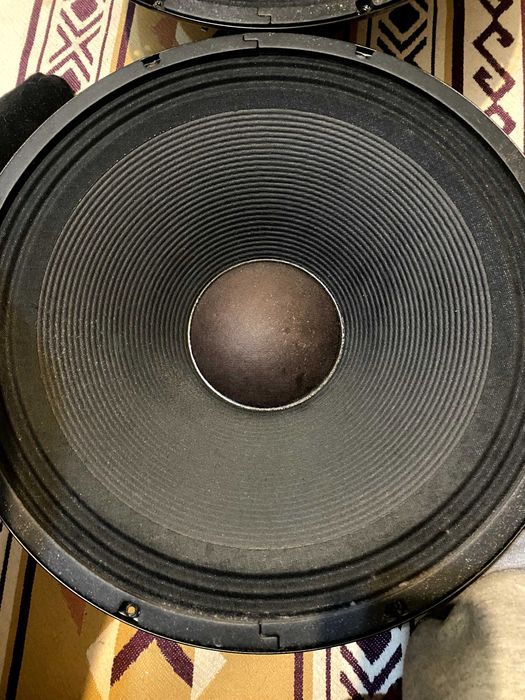 Vind Boxe JBL JRX 100