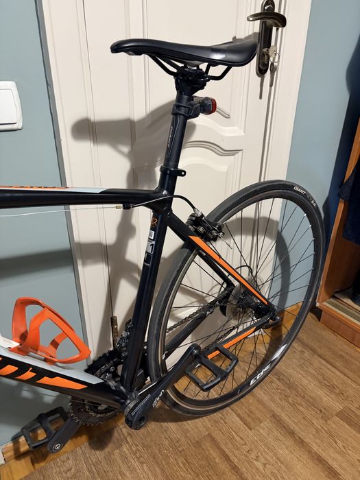 Giant Contend 1 шоссейный велосипед