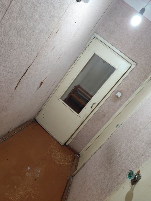 Чилонзор 8 кв.дан 2/2/4 уй срочно сотилади