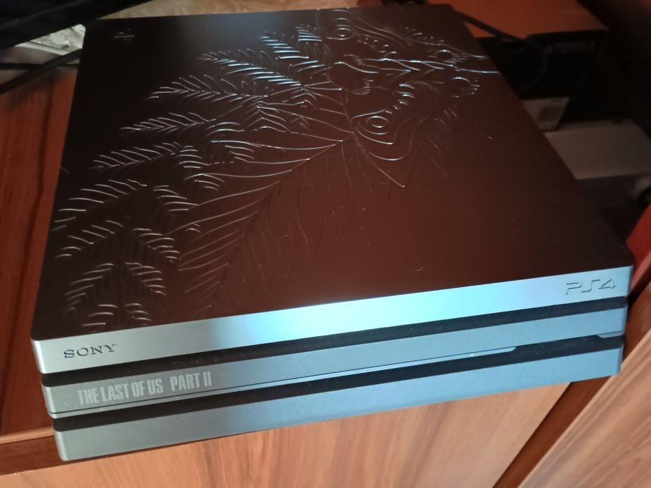 Consola rara de colectie Playstation PS4 PRO The Last Of Us Part 2 1Tb