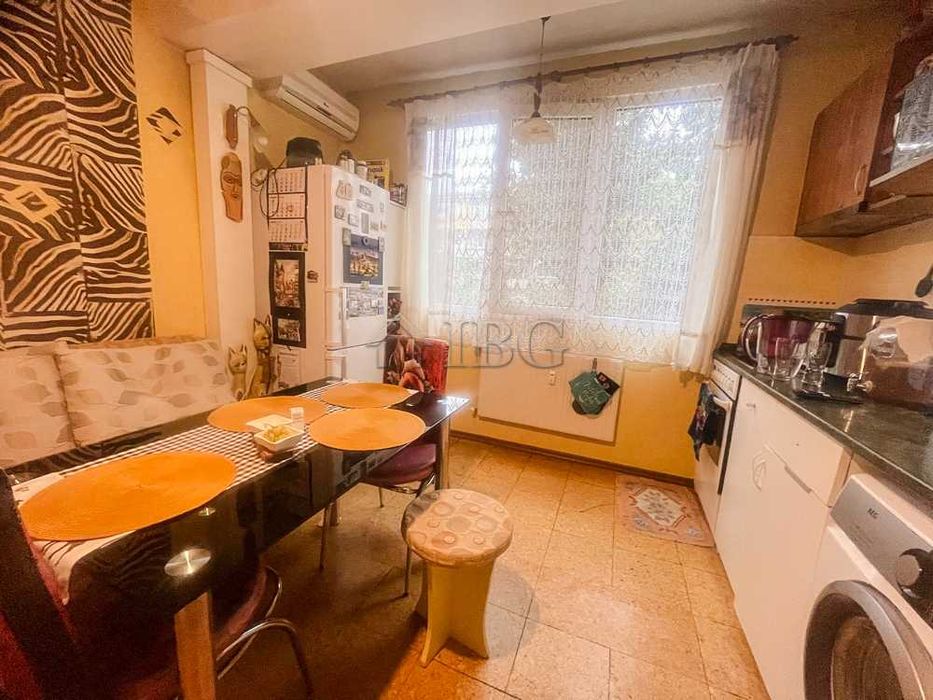 Продава се Двустаен апартамент в Русе, Здравец - 62 кв.м за 1234 €/кв.м - Снимка #2