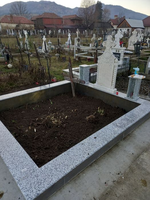 Morminte ,locuri de veci si amenajări interioare