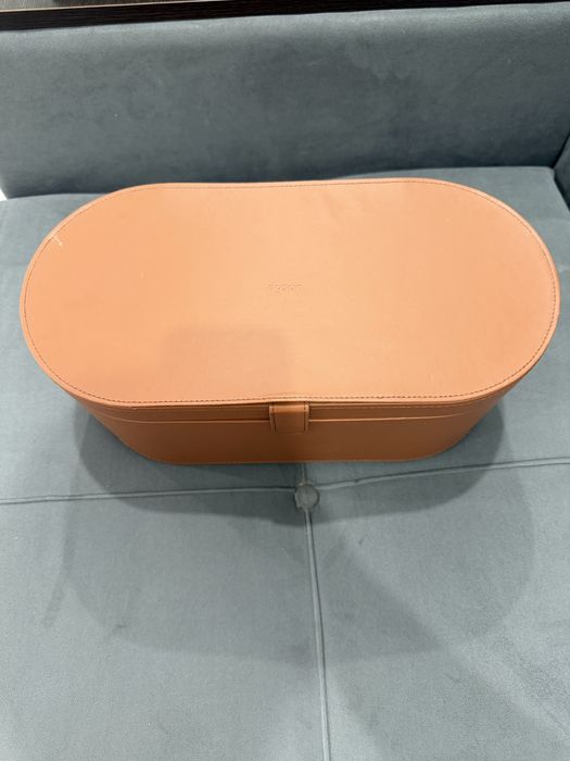 Dyson стайлер первого поколение