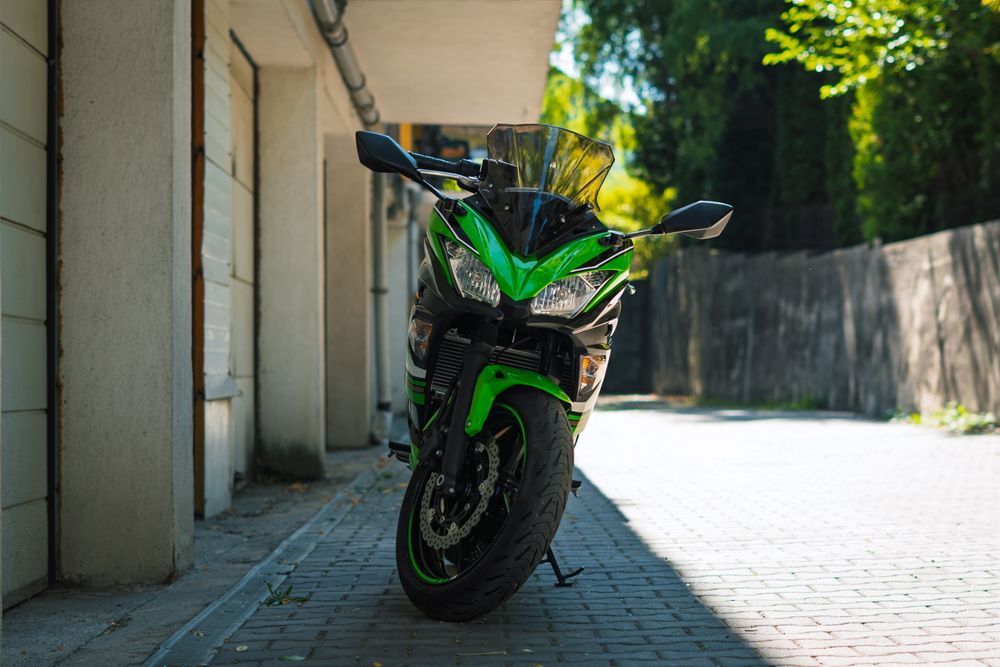 Kawasaki Ninja 650 (2018) • 13000km • limitabil  la ( A2 / 35kw )