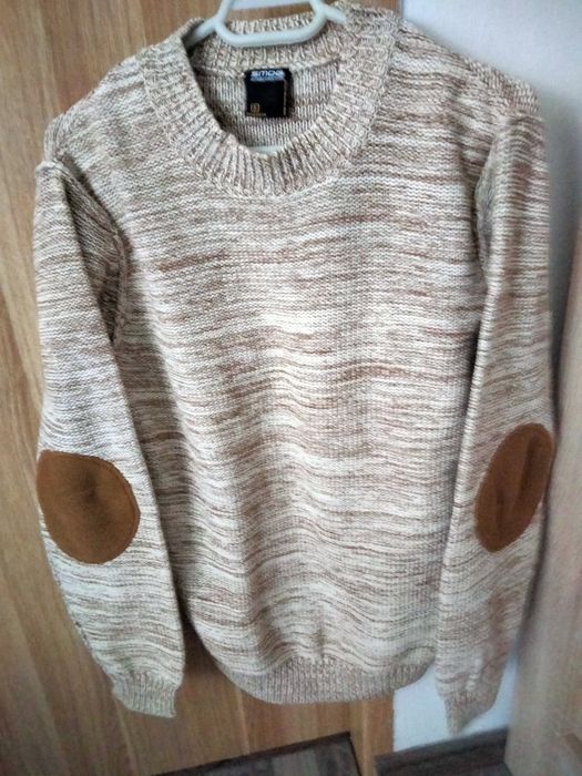 Geacă cămașă 50 lei, pulovăre , cămăși 25 lei,nou totul pentru bărbați