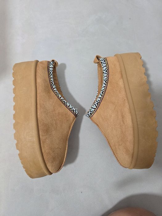 Saboti / Ghete tip Ugg