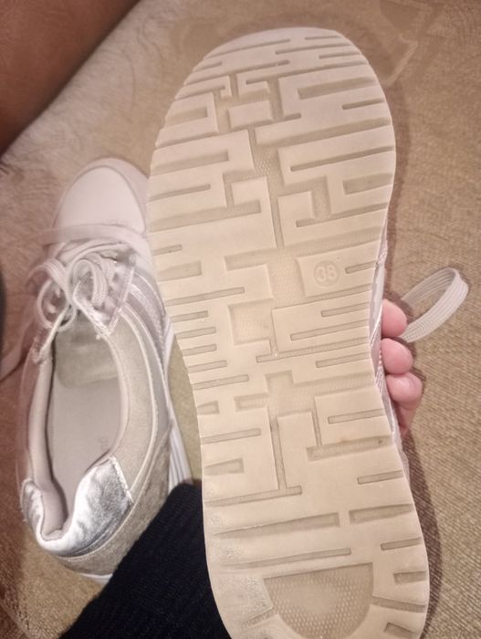 Adidași damă, mărimea 38 vând adidași damă, mărimea 38