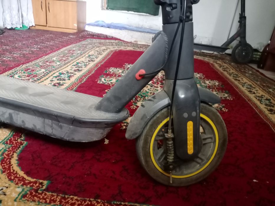 Электросамокат E-SCOOTER MAX G30