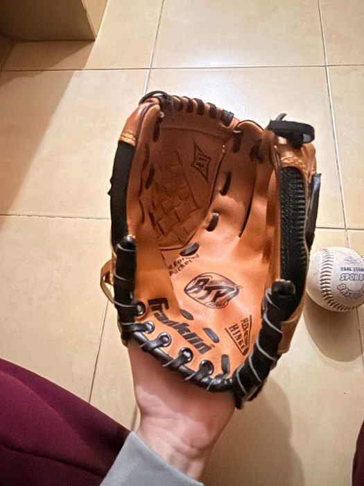 Made in SUA. Set baseball – mănușă + minge (stare foarte bună)