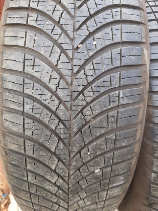 Продам шины 225/60/18 гудиер