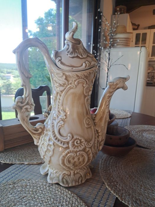 Capodimonte-огромна кана