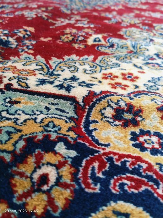 Гилам эронники антиквар  гилам. Бунакасини топиш кийин.