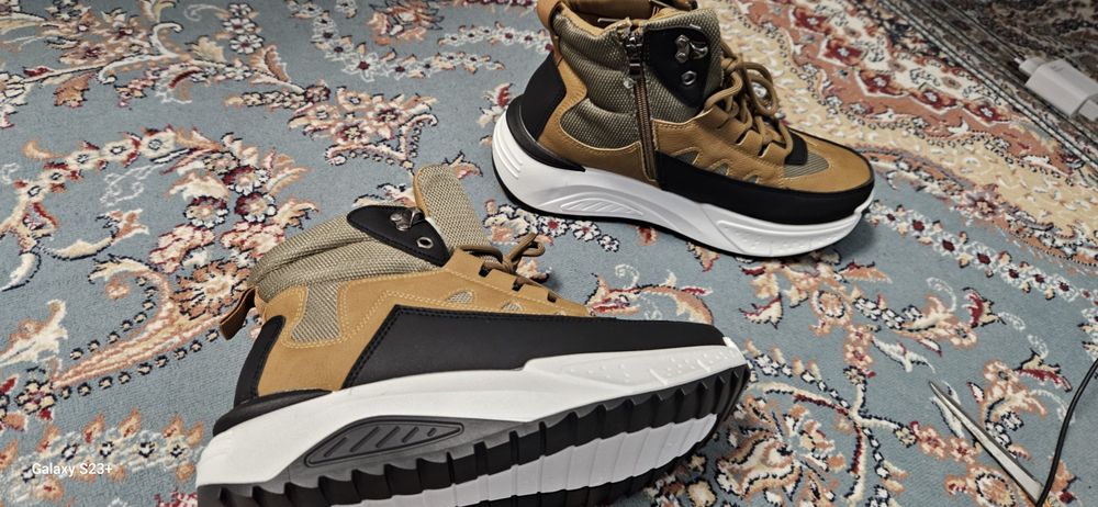 Кроссовки зимние