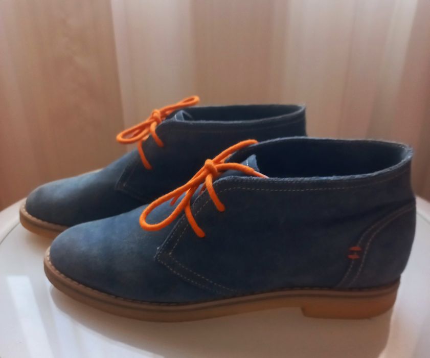 Ghete din piele intoarsa naturală, marca  Benvenuti, nr 38.