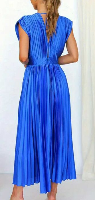 Дамска плесирана рокля в кралско синьо