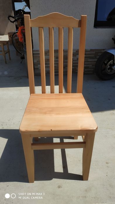 Scaune cu sezut din lemn masiv