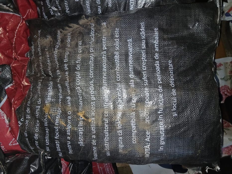 Vand brichete carbuni