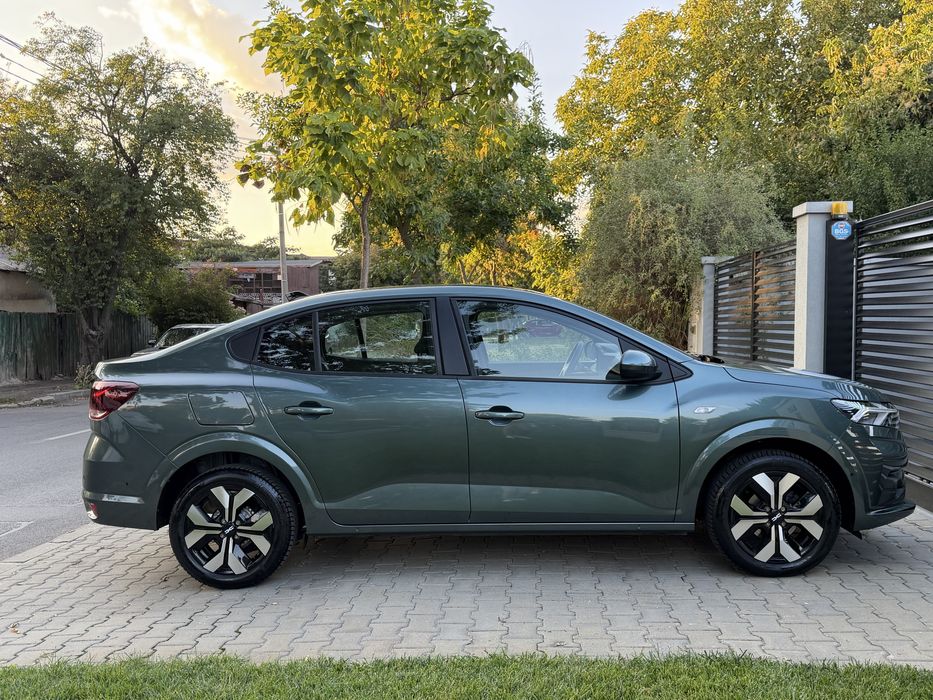 Dacia Logan  JOURNEY+ An 2025 Km 16.000  Benzina 999 in Garantie
