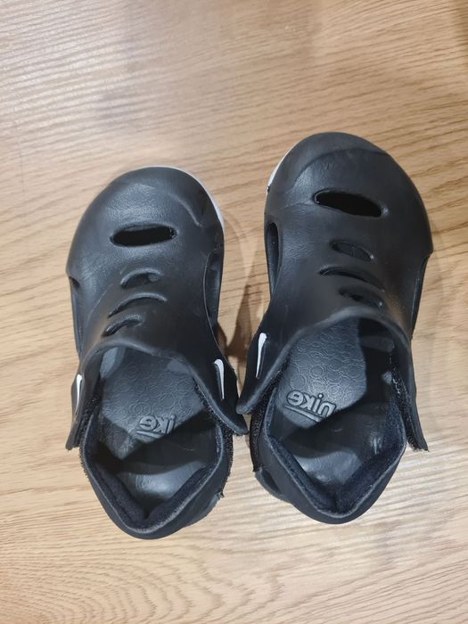 Сандали Nike 23,5