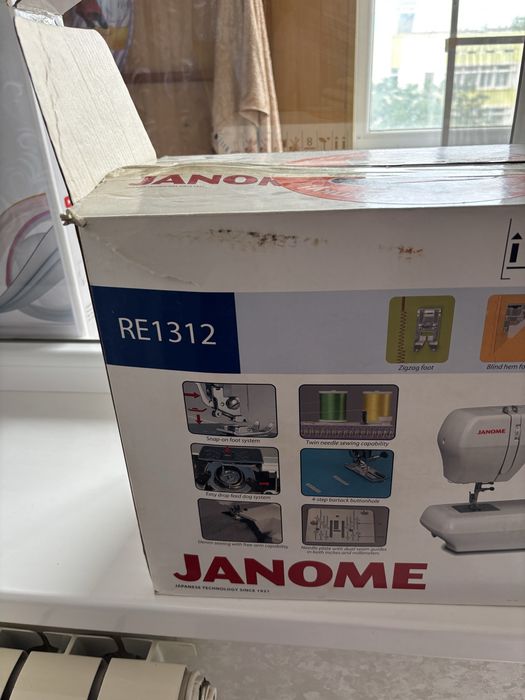 Швейные машина Janome