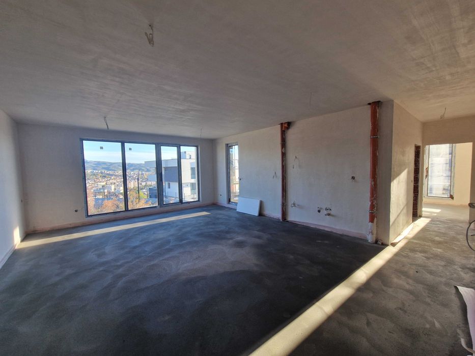 Тристаен апартамент с панорамна гледка в кв. Баларбаши