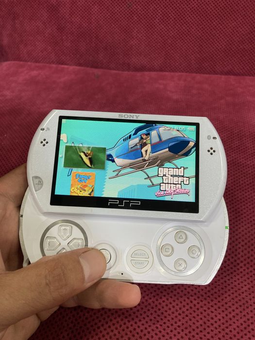Playstation PSP GO N1006