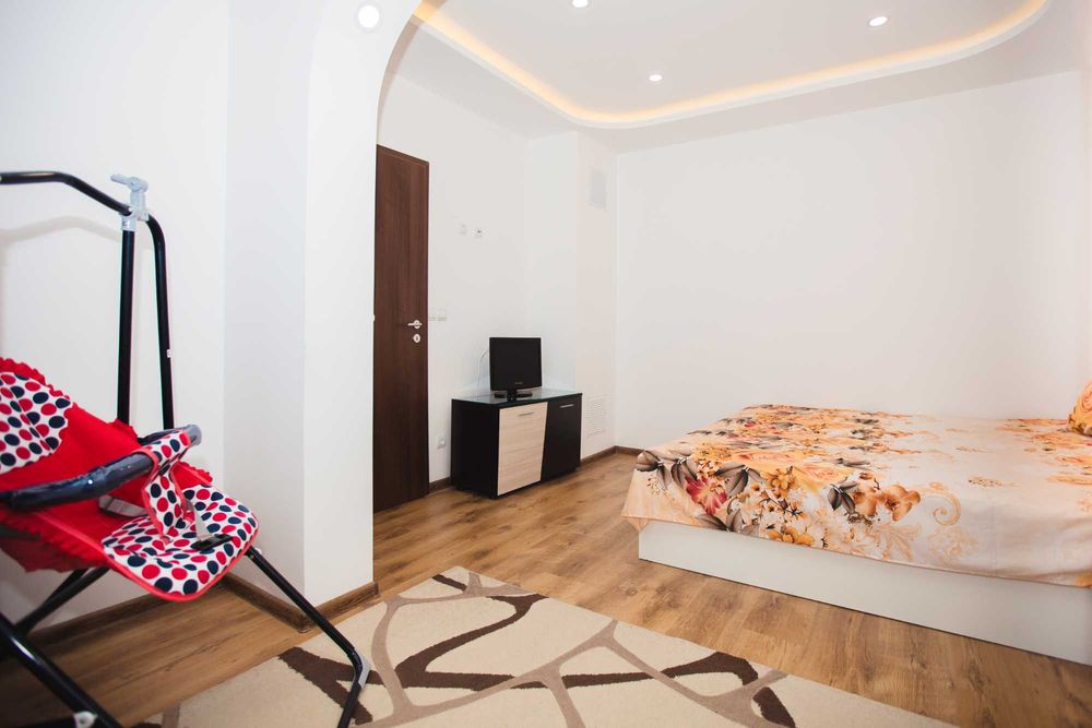 Дава се под наем Четиристаен апартамент в Плевен, Дружба 3 - 100 кв.м за 459 € - Снимка #5