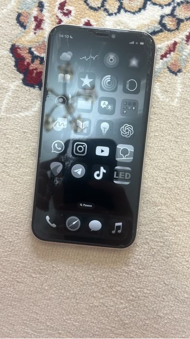 Сотовый телефон айфон XR