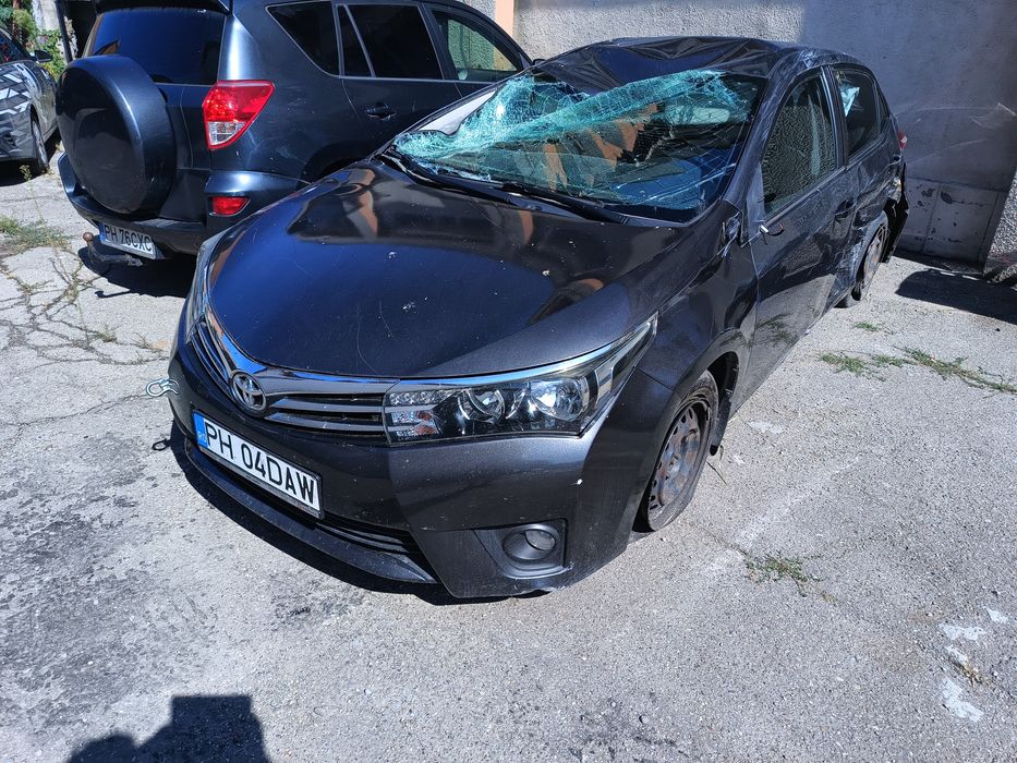 Auto avariat toyota corolla